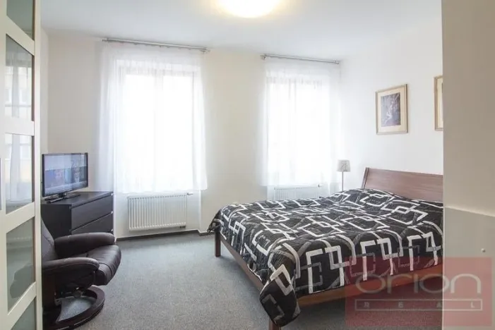 Pronájem bytu 2+kk, Praha - Břevnov, Bělohorská, 60 m2