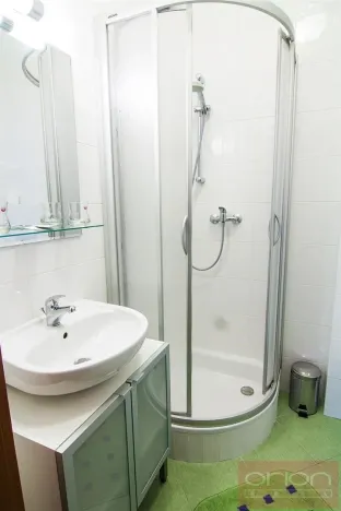 Pronájem bytu 2+kk, Praha - Břevnov, Bělohorská, 60 m2