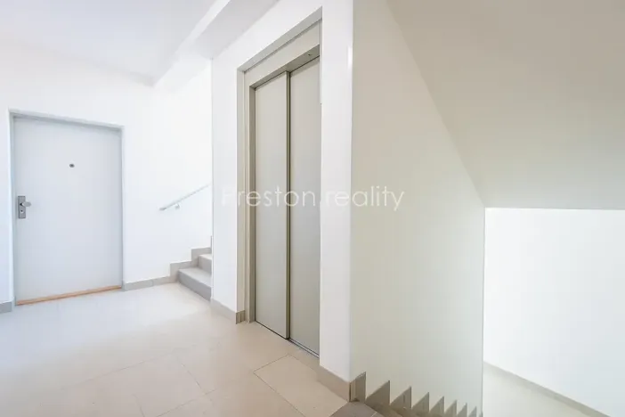 Pronájem bytu 2+kk, Ostrava, Sokolovská, 61 m2