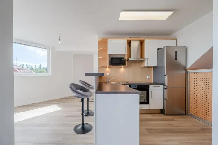 Prodej bytu 3+kk, Praha - Vysočany, Skloněná, 74 m2