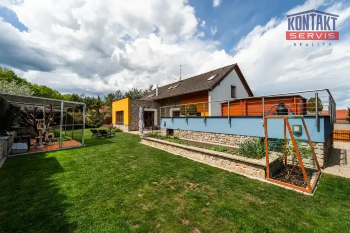 Prodej rodinného domu, Dubné, 261 m2