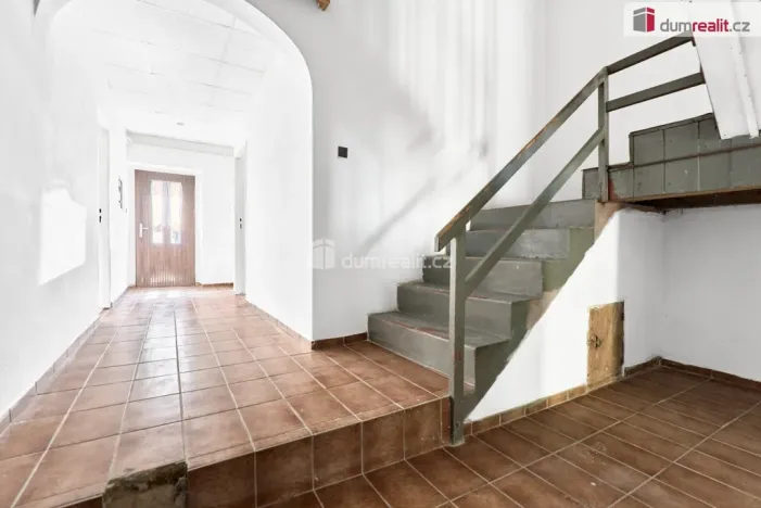 Prodej ubytování, Bečov nad Teplou, nám. 5. května, 246 m2