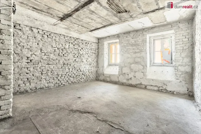 Prodej ubytování, Bečov nad Teplou, nám. 5. května, 246 m2