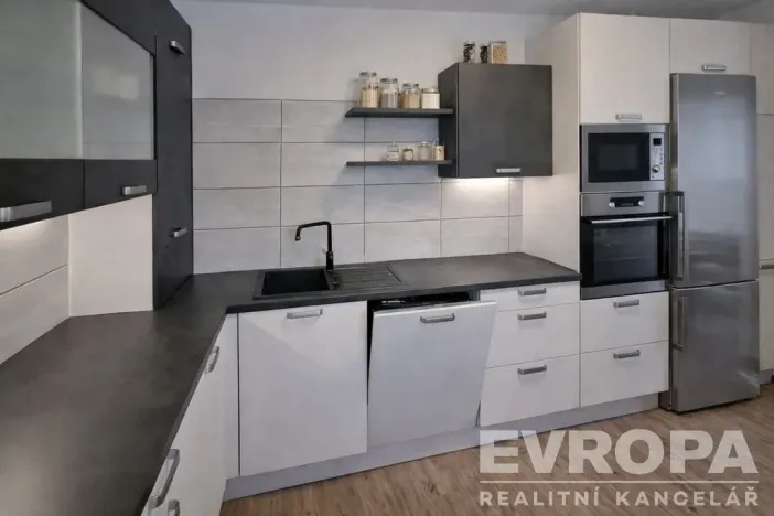 Pronájem bytu 3+1, Nehvizdy, Gabčíkova, 68 m2