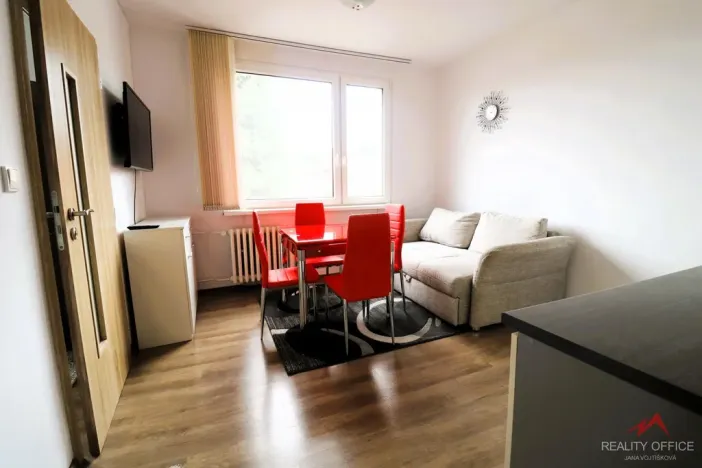 Pronájem bytu 1+1, Děčín - Děčín VI-Letná, Krásnostudenecká, 35 m2