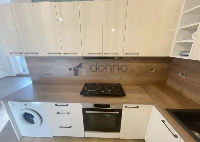 Pronájem bytu 1+kk, Praha, Kutnohorská, 34 m2