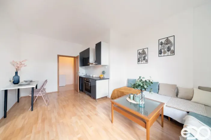 Pronájem bytu 2+kk, Praha, Husinecká, 45 m2