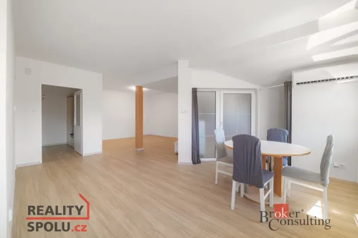 Prodej bytu 3+kk, Trnová, 76 m2