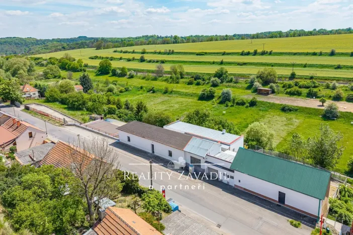 Prodej výrobních prostor, Koleč, 940 m2