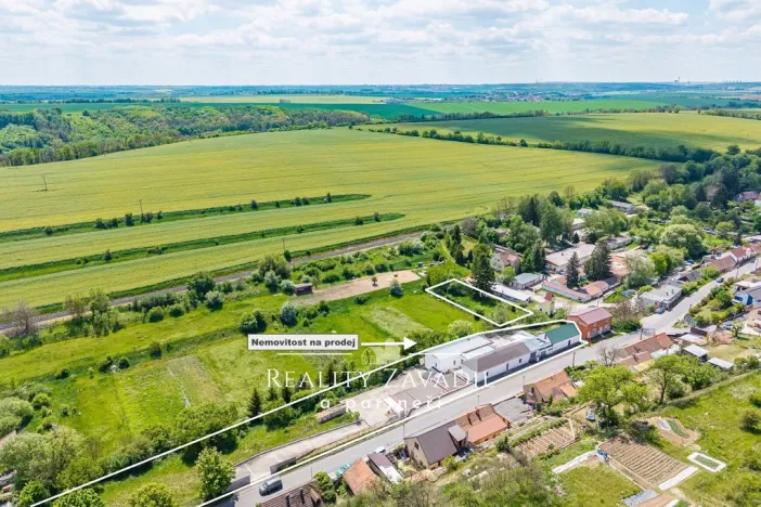 Prodej výrobních prostor, Koleč, 940 m2