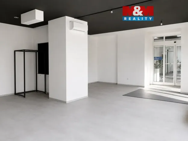 Pronájem obchodního prostoru, Děčín - Děčín IV-Podmokly, Zbrojnická, 140 m2
