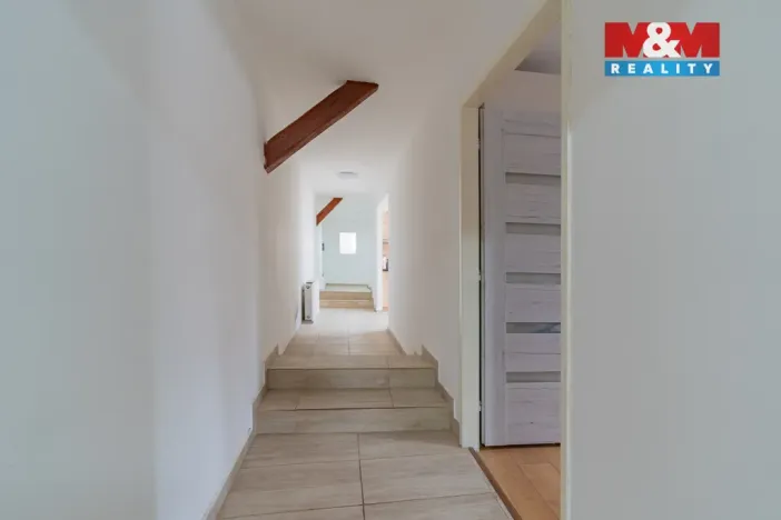 Pronájem atypického bytu, Sokolov, Staré náměstí, 200 m2