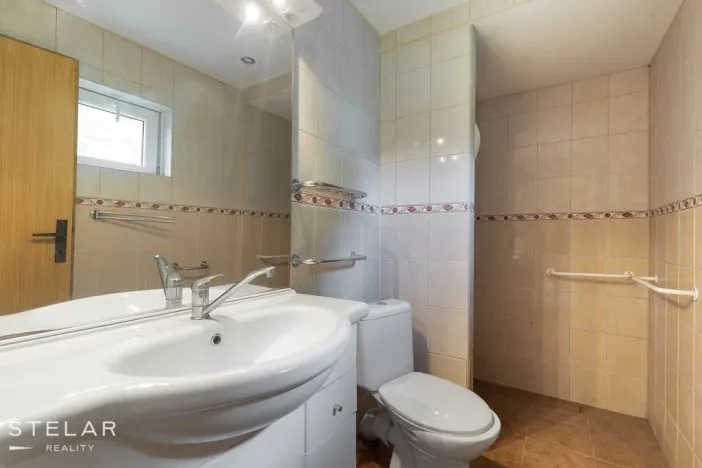 Prodej rodinného domu, Janovice, 300 m2