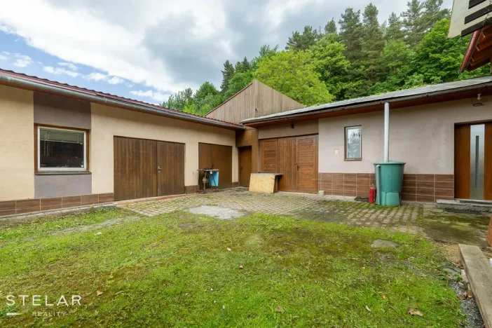 Prodej rodinného domu, Janovice, 300 m2