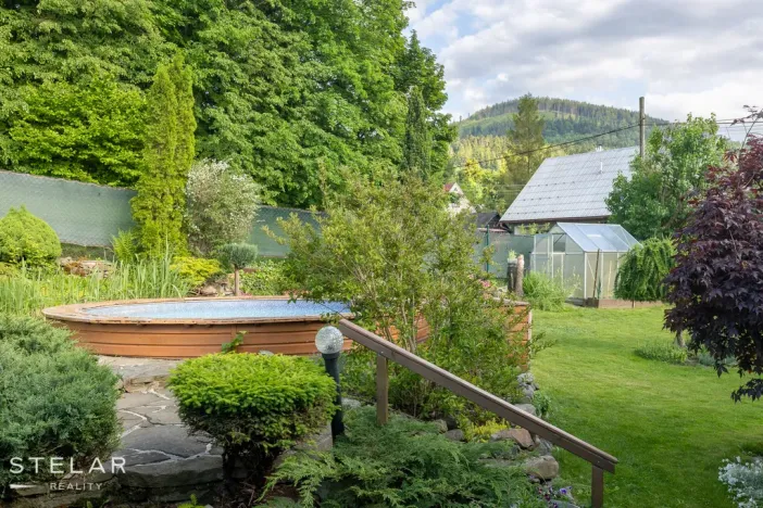 Prodej rodinného domu, Janovice, 300 m2