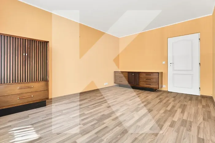 Prodej bytu 3+1, Karlovy Vary, Klínovecká, 86 m2