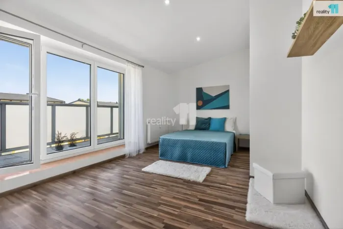 Prodej bytu 2+kk, Jesenice, Sluneční, 58 m2