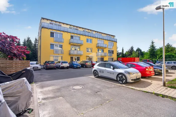 Prodej bytu 2+kk, Jesenice, Sluneční, 58 m2