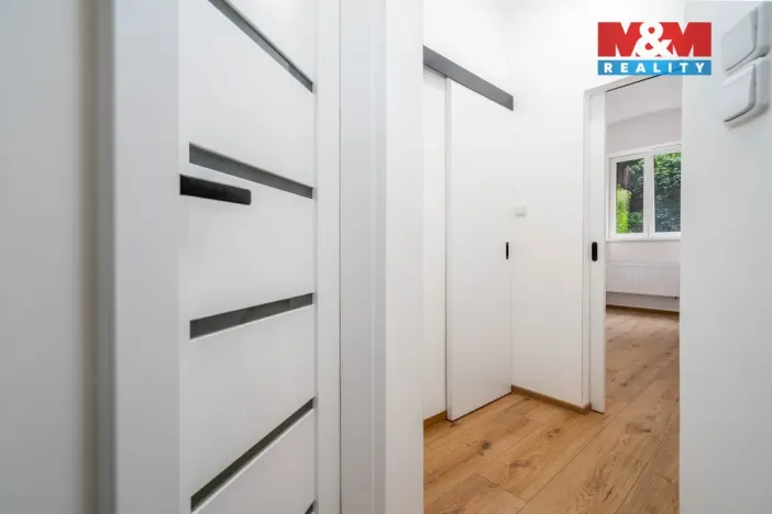 Prodej bytu 2+1, Praha - Dejvice, Kafkova, 43 m2