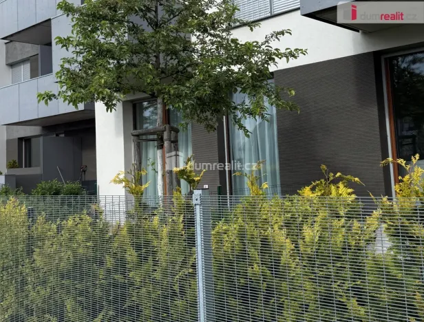 Pronájem bytu 1+kk, Praha - Dolní Chabry, Ústecká, 37 m2