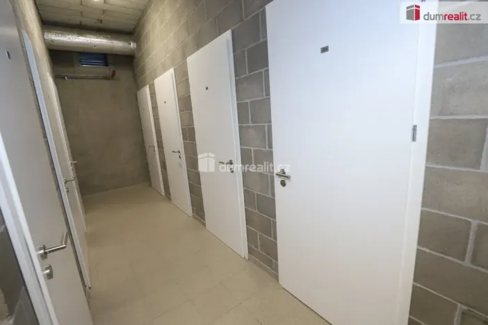 Pronájem bytu 1+kk, Praha - Dolní Chabry, Ústecká, 37 m2