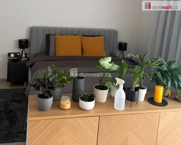 Pronájem bytu 1+kk, Praha - Dolní Chabry, Ústecká, 37 m2