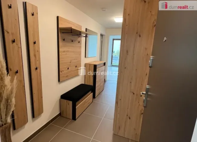 Pronájem bytu 1+kk, Praha - Dolní Chabry, Ústecká, 37 m2