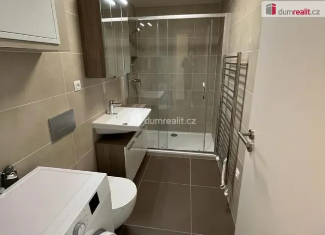 Pronájem bytu 1+kk, Praha - Dolní Chabry, Ústecká, 37 m2