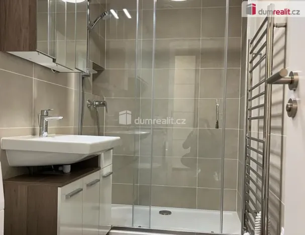 Pronájem bytu 1+kk, Praha - Dolní Chabry, Ústecká, 37 m2