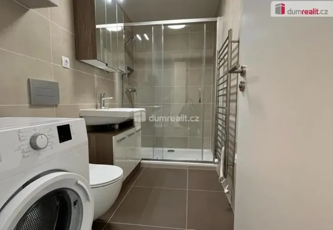 Pronájem bytu 1+kk, Praha - Dolní Chabry, Ústecká, 37 m2