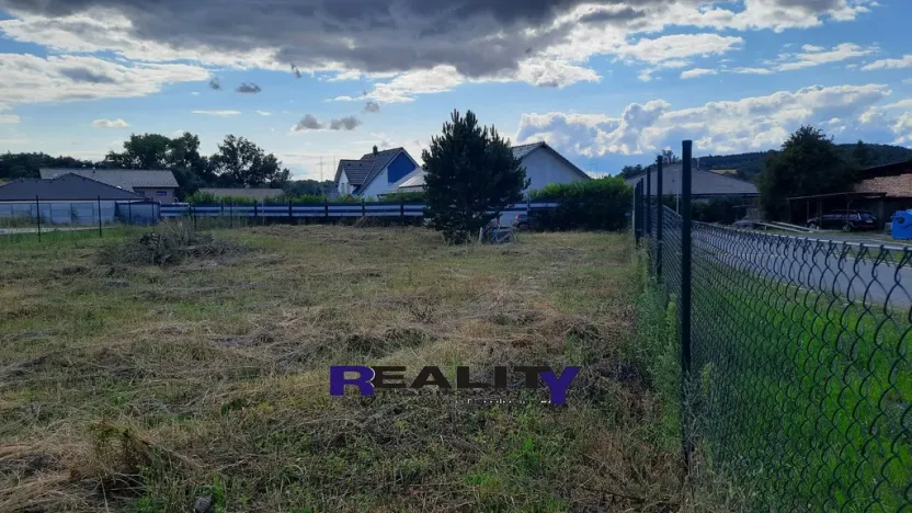 Prodej pozemku pro bydlení, Holedeč, Luční, 831 m2
