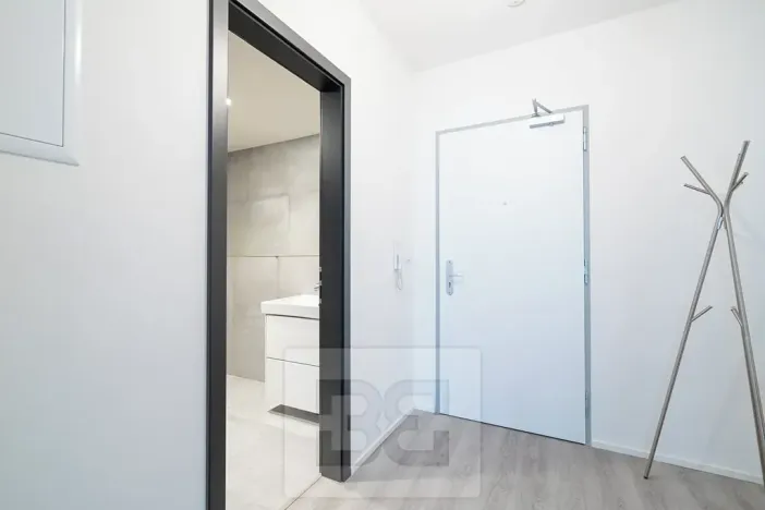 Pronájem bytu 2+kk, Praha - Vysočany, Poděbradská, 51 m2