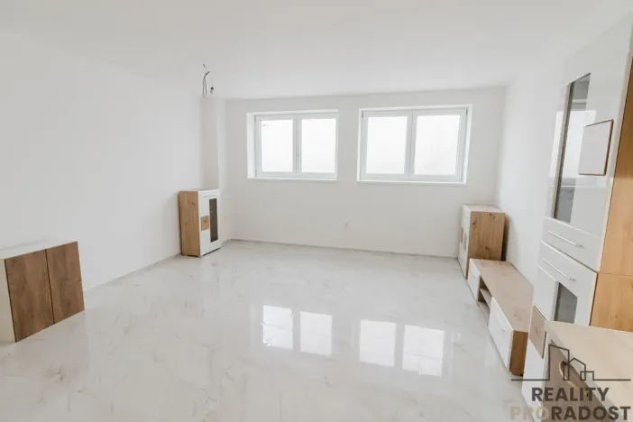 Pronájem bytu 2+kk, Zakřany, 60 m2