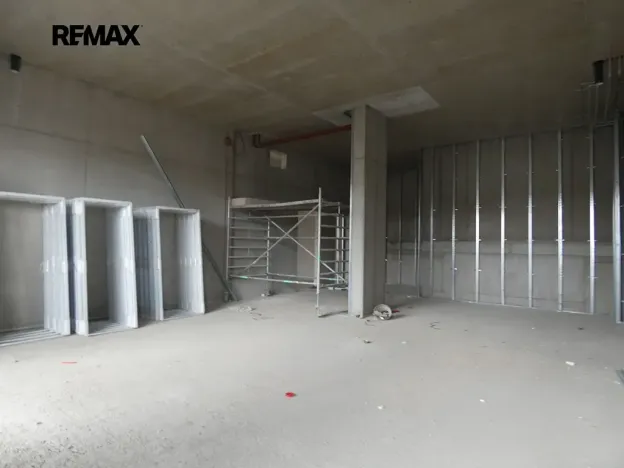 Pronájem obchodního prostoru, Praha - Hloubětín, Poděbradská, 94 m2