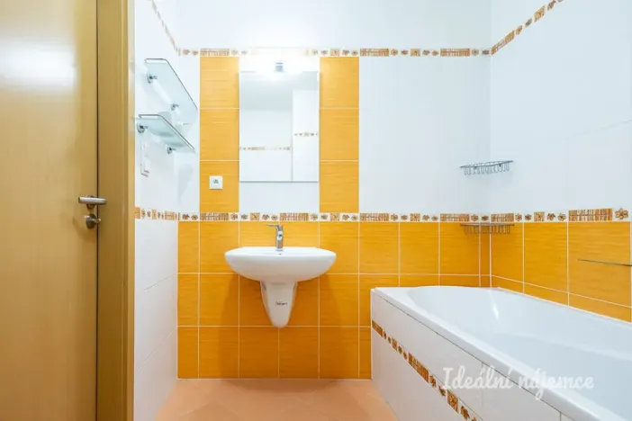 Pronájem bytu 2+kk, Praha - Háje, Jurkovičova, 69 m2