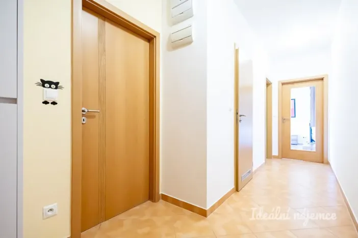 Pronájem bytu 2+kk, Praha - Háje, Jurkovičova, 84 m2