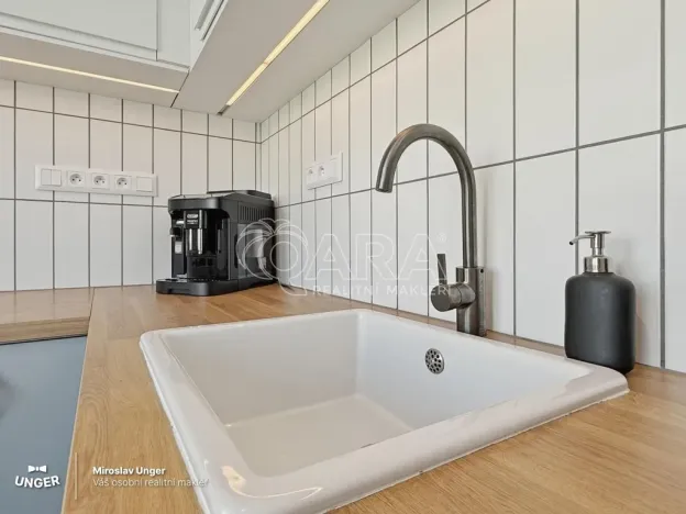 Prodej bytu 3+kk, Praha - Záběhlice, Hlavní, 72 m2