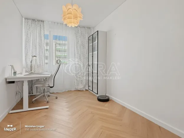 Prodej bytu 3+kk, Praha - Záběhlice, Hlavní, 72 m2