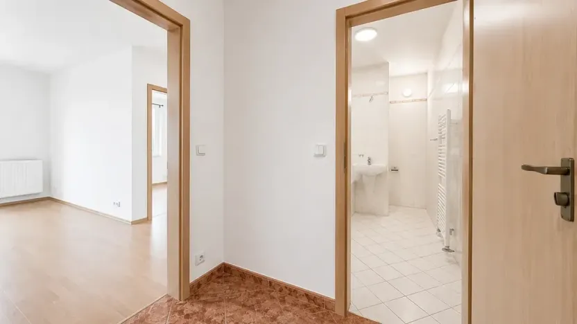 Prodej bytu 2+kk, Vestec, Ve Stromkách, 45 m2