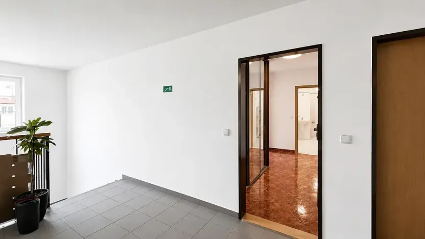 Prodej bytu 2+kk, Vestec, Ve Stromkách, 45 m2