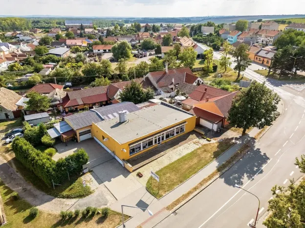 Prodej obchodního prostoru, Drnholec, nám. Svobody, 484 m2