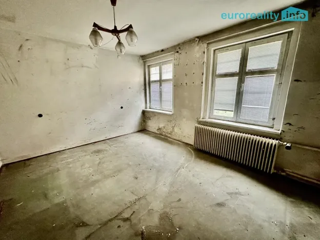 Prodej bytu 2+1, Nejdek, náměstí Karla IV., 70 m2