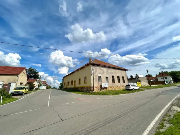 Prodej obchodního prostoru, Hořany, 452 m2