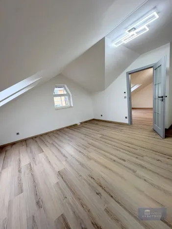 Pronájem bytu 2+kk, Praha - Libeň, Kotlaska, 58 m2