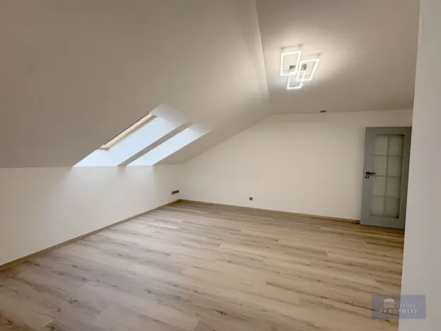Pronájem bytu 2+kk, Praha, Kotlaska, 58 m2