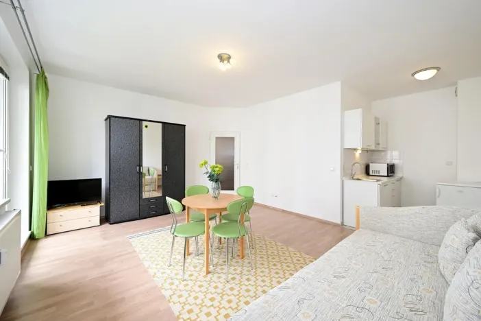 Pronájem bytu 1+kk, Praha - Kyje, Za černým mostem, 34 m2