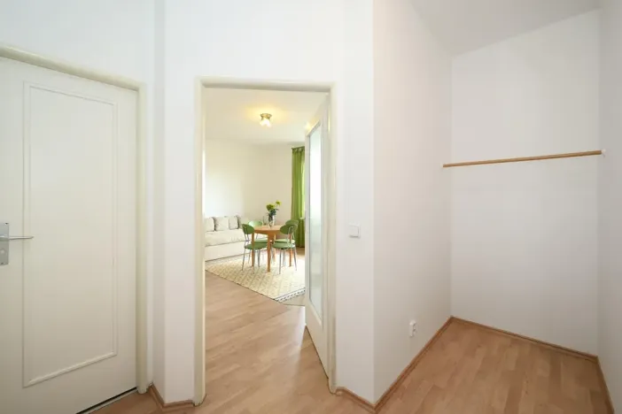 Pronájem bytu 1+kk, Praha - Kyje, Za černým mostem, 34 m2