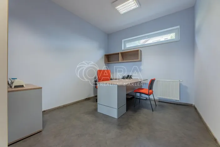 Pronájem kanceláře, Jesenice, Nákupní, 77 m2