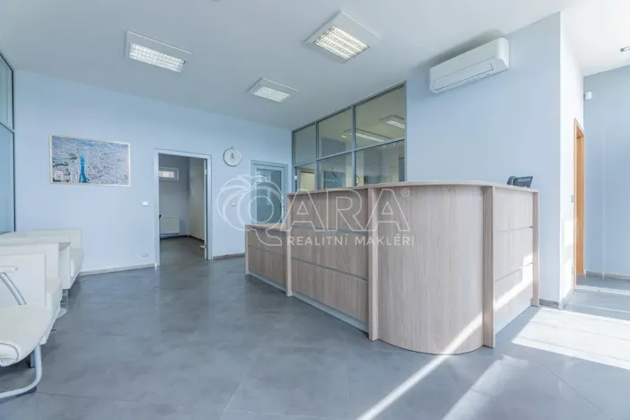 Pronájem kanceláře, Jesenice, Nákupní, 77 m2