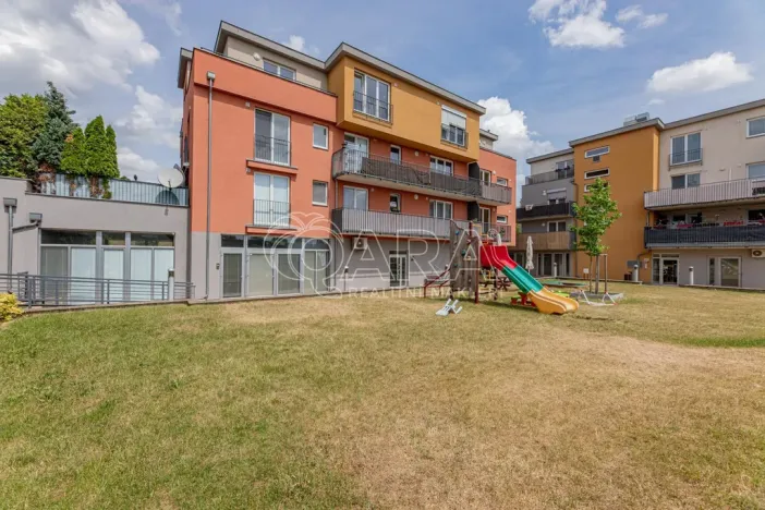 Pronájem kanceláře, Jesenice, Nákupní, 77 m2